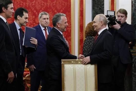 US Envoys Witkoff, Kushner Meet Zelensky in Kyiv After Putin Talks in Moscow